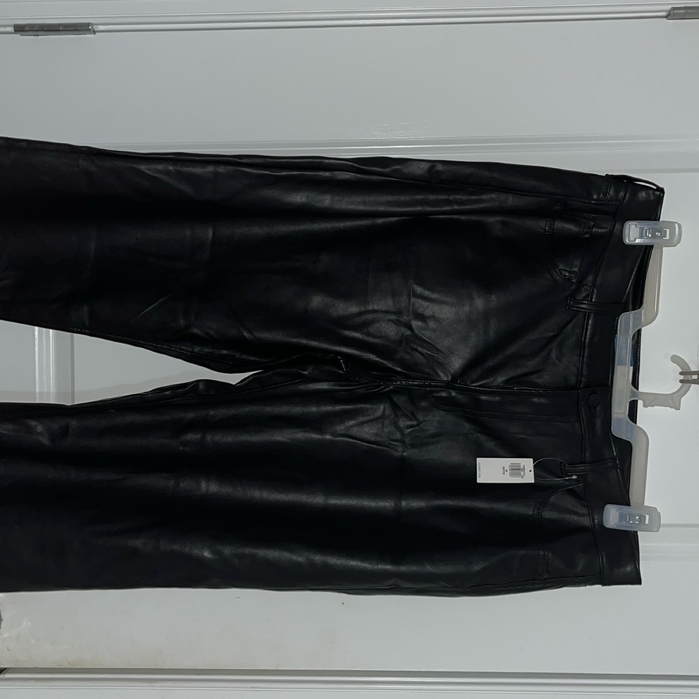 Old Navy : High rise OG loose Faux leather ( 16 Petite)